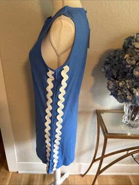 Fashion Sleeveless Blue Shift Dress with Side appliqué Pattern size S